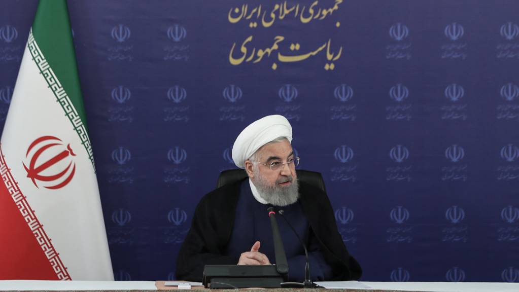 HANDOUT - Hassan Ruhani, Präsident vom Iran, leitet eine Sitzung des Nationalkomitees. Foto: -/Iranian Presidency/dpa - ACHTUNG: Nur zur redaktionellen Verwendung im Zusammenhang mit der aktuellen Berichterstattung und nur mit vollständiger Nennung des vorstehenden Credits