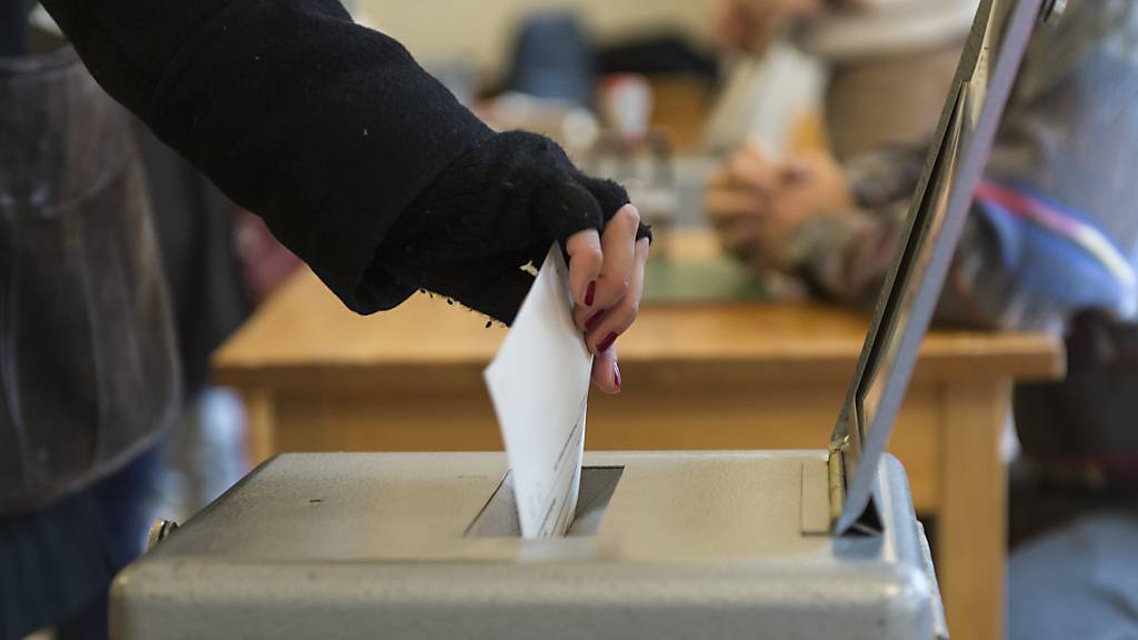 Am Abstimmungssonntag stimmen drei Kantone über sieben Sachgeschäfte ab. (Symbolbild)