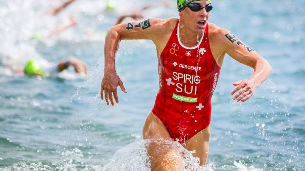 Schnell im Wasser und auf dem Velo, einzig beim Laufen mit leichten Problemen: Nicola Spirig war am Zürich Triathlon nicht zu schlagen