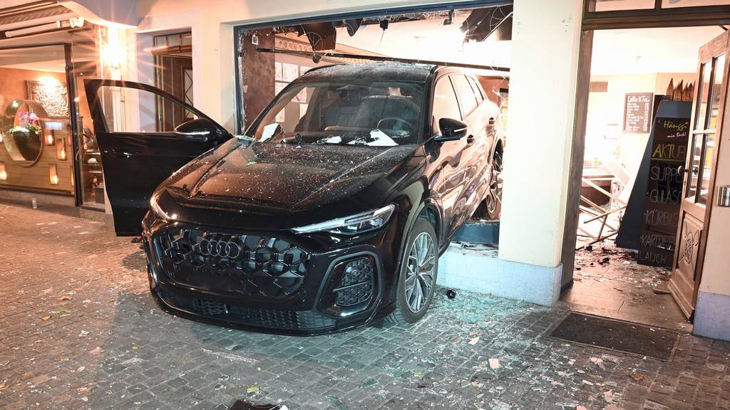 «So etwas habe ich noch nie gesehen»: 15-Jähriger kracht mit Auto in Bäckerei in Sursee