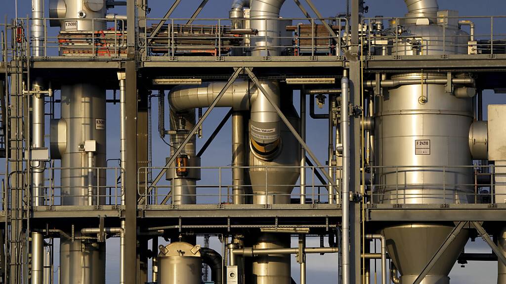 Die deutsche Industrie hat im Juni dank zahlreicher Grossbestellungen erneut deutlich mehr Aufträge erhalten. Im Monatsvergleich sind die Bestellungen um 7,0 Prozent gestiegen. Analysten hatten mit einem Taucher gerechnet. (Archivbild)