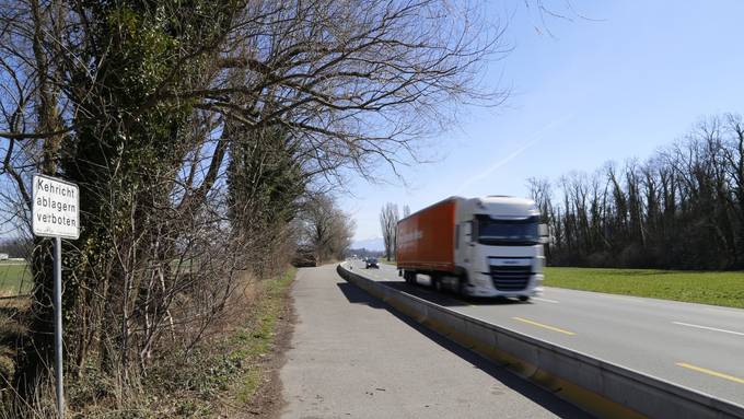 Thal sperrt Lastwagen-Parkplatz