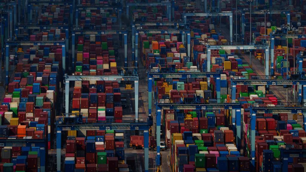 Im Inland sinken die Emissionen zwar langsam. Berücksichtigt man den Import, fällt die Umweltbilanz laut WWF und Greenpeace aber deutlich schlechter aus. (Symbolbild)