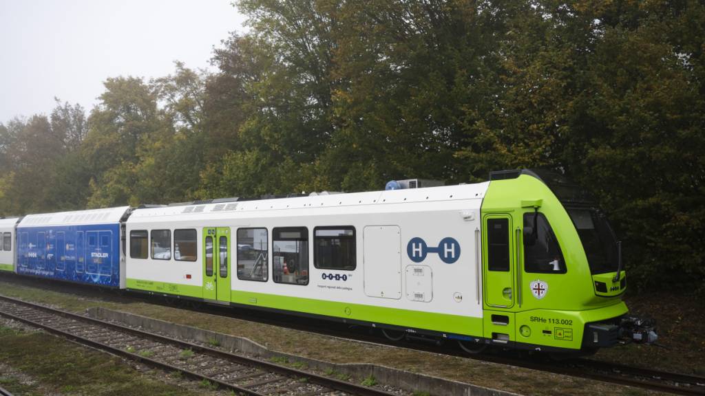 Auf einer rund 4 Kilometer langen Strecke bei Hemishofen SH testet Stadler in den kommenden Jahren Wasserstoffzüge auf einem Schmalspurgleis.