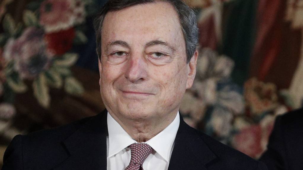 Mario Draghi, der neue Ministerpräsident von Italien, lächelt nach seiner Vereidigung im Präsidentenpalast Quirinale. Foto: Guglielmo Mangiapane/Reuters Pool/AP/dpa - Nutzung nur nach vertraglicher Vereinbarung