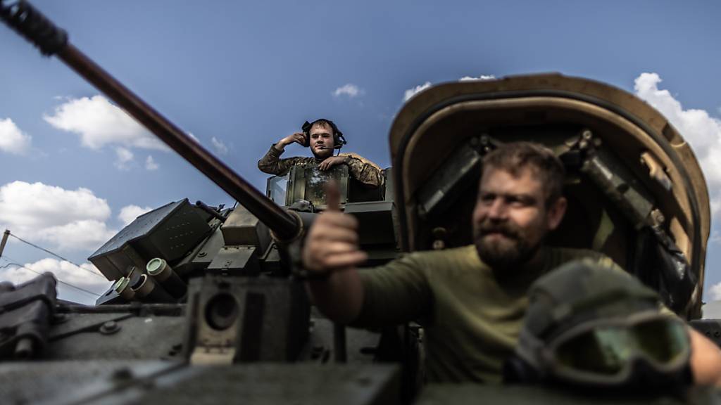 dpatopbilder - Ukrainische Soldaten im Gebiet Saporischschja: Hier sollen die Truppen vorgerückt sein. Foto: Oliver Weiken/dpa