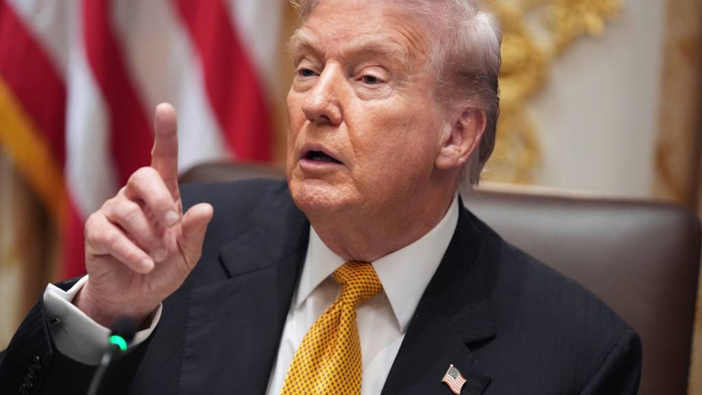 US-Amerikaner zahlen zurzeit viel Geld für Rindfleisch. Deshalb steht Präsident Trump unter Druck. Er lenkt den Blick nun auf mehrere Unternehmen. (Archivbild)