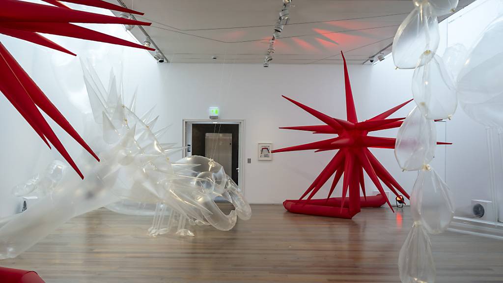 «Air Aquarium»: Luftskulpturen von Otto Piene in der aktuellen Retrospektive zum Werk des Künstlers im Museum Tinguely.