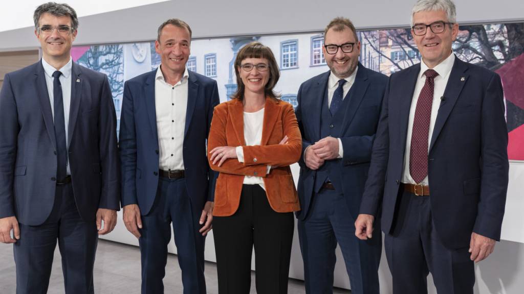 Die aktuellen Mitglieder der Bündner Regierung. Künftig werden Regierungsmitglieder kein Ruhegehalt mehr bekommen. (Archivbild)