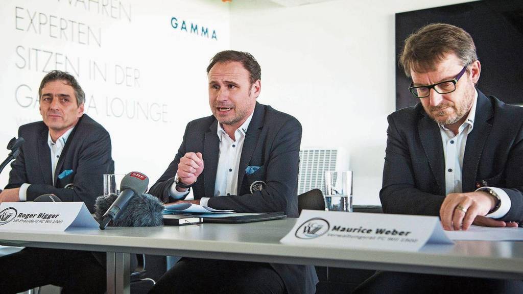 Verwaltungsrat Maurice Weber (rechts) wird am Montag höchstwahrscheinlich das Präsidentenamt des FC Wil von Roger Bigger (Mitte) übernehmen.