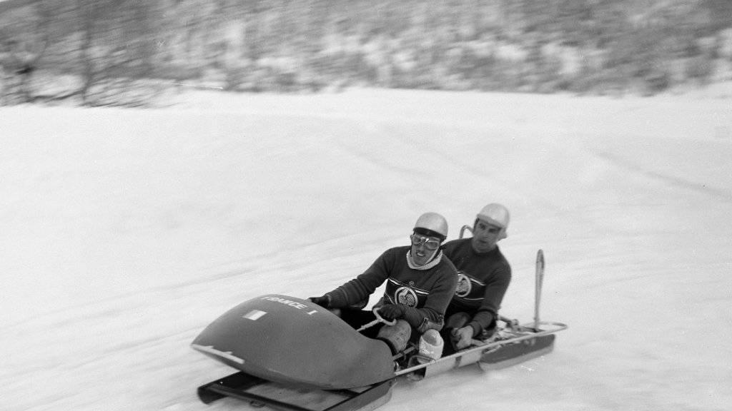 Ein Archivbild von Olympia 1948 in St. Moritz mit dem damaligen Zweierbob-Team Frankreich I