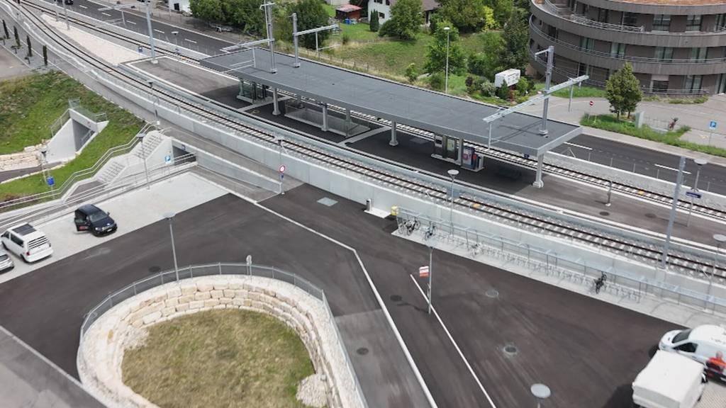 Viereinhalbmal grösser als zuvor: Der neue Bahnhof in Lattrigen sorgt für Kritik