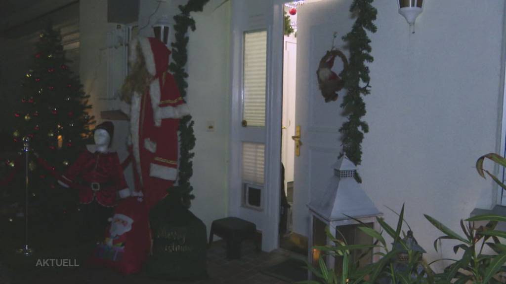 Dekofans: Waltenschwiler montieren über dreissigtausend Lämpchen