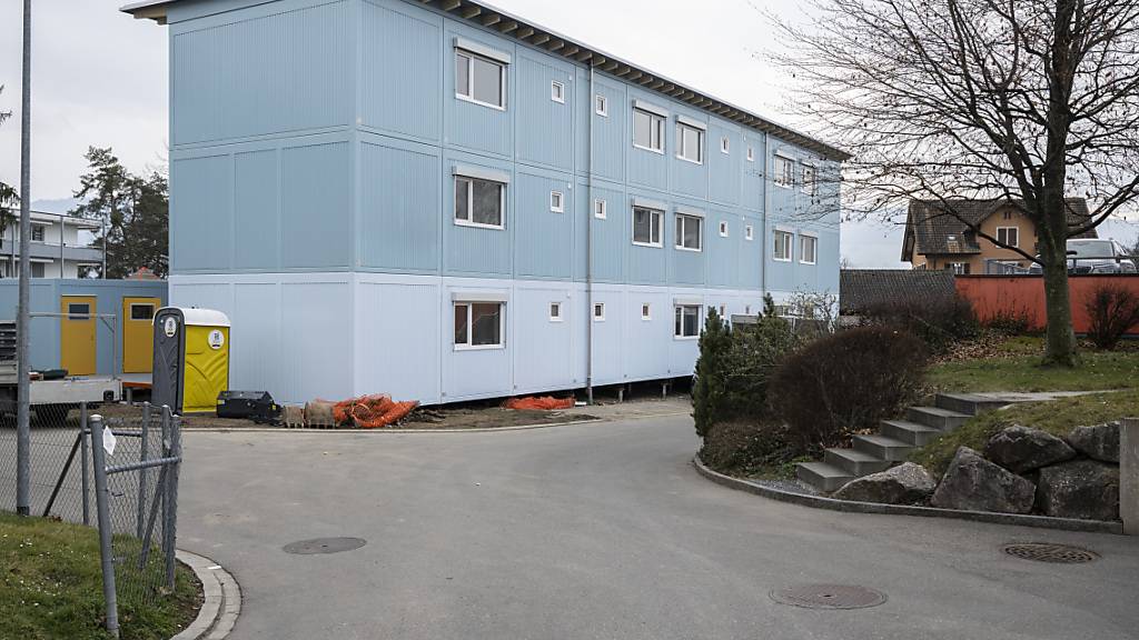Der Gemeinderat von Fällanden hatte einen Kredit von rund 1,5 Millionen zur Beschaffung von Wohncontainern für Asylsuchend als gebundene Ausgabe deklariert. Dies hätte er nicht tun dürfen, entschied das Verwaltungsgericht. (Symbolbild)