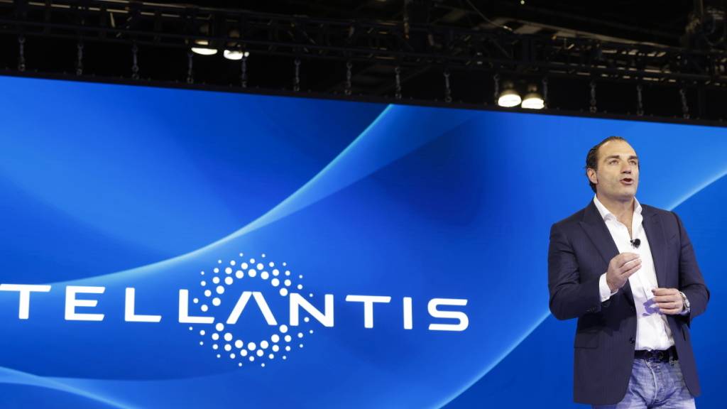 Stellantis-Chef Antonio Filosa verkündete geplante Milliarden-Investitionen in den USA. (Archivbild)