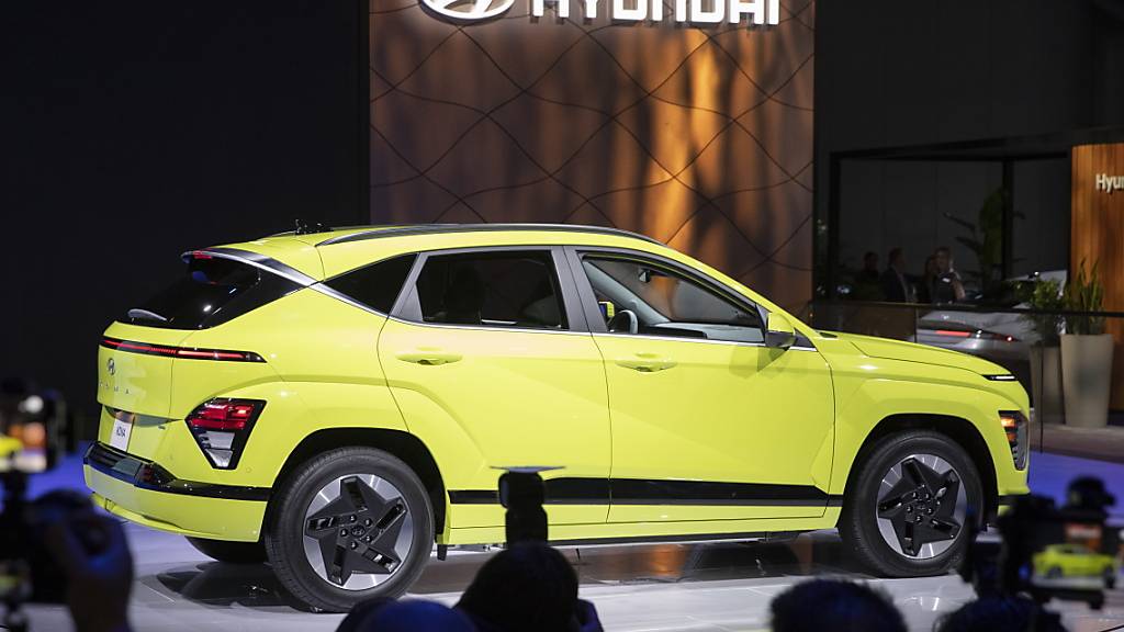 Dank der zunehmenden Popularität seiner teureren Modelle hat der Autobauer Hyundai den Gewinn im dritten Quartal abermals nach oben geschraubt. Der Überschuss kletterte im Jahresvergleich um 134 Prozent auf 3,3 Billionen Won (etwa 2,2 Milliarden Franken). (Archivbild)