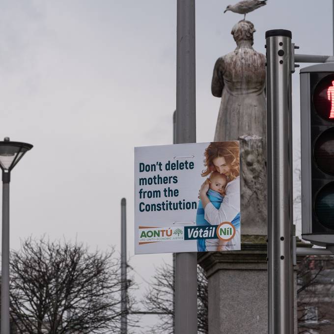 Frauen in der Verfassung: Irland stimmt gegen Modernisierung