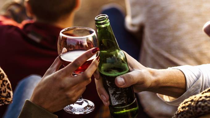 Bier oder Wein trinken – wie schützt du die Umwelt mehr?