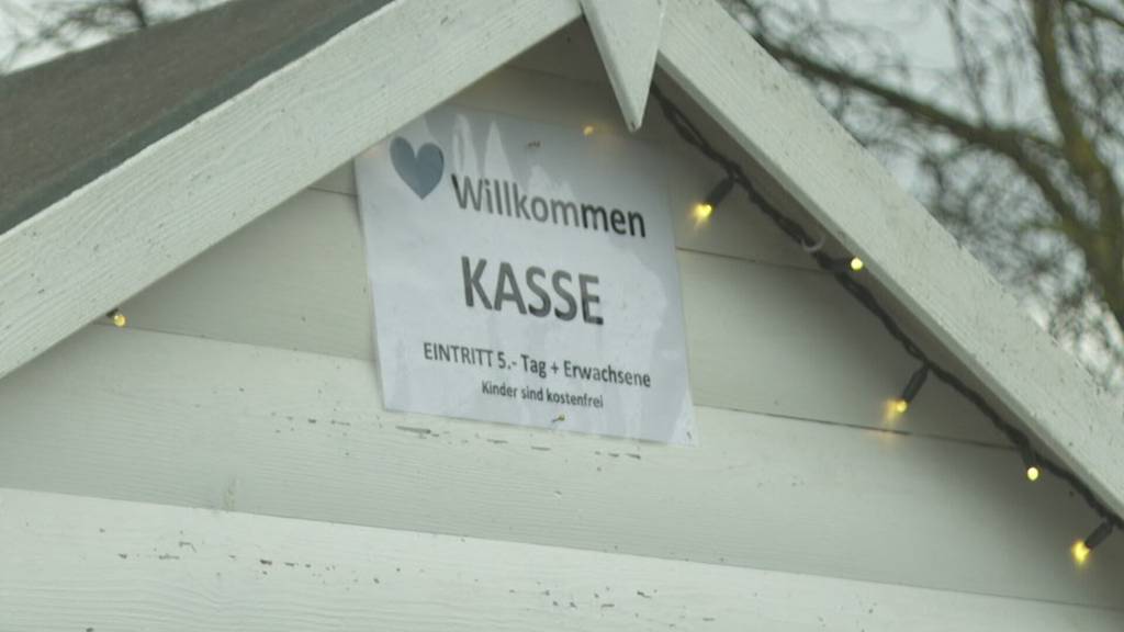 Erste Weihnachtsmärkte laden zum Geschenk kaufen ein