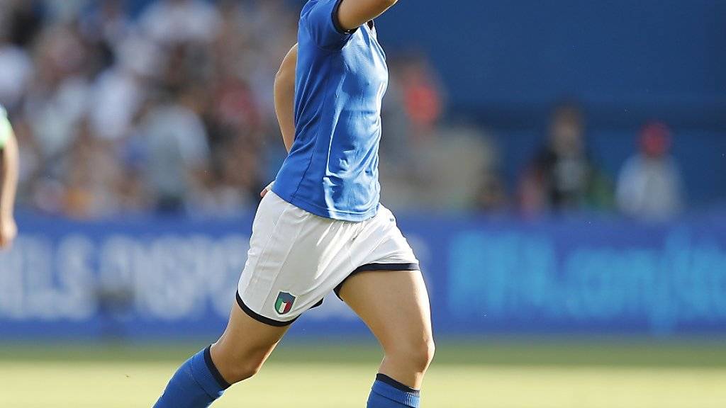 Joker Aurora Galli bejubelt ihr Tor zum 2:0-Sieg von Italien im WM-Achtelfinal gegen China