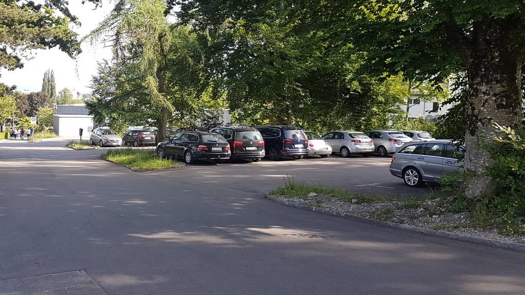 Bei den Sportanlagen Gesa in Altstätten muss ab dem 1. August für den Parkplatz bezahlt werden.