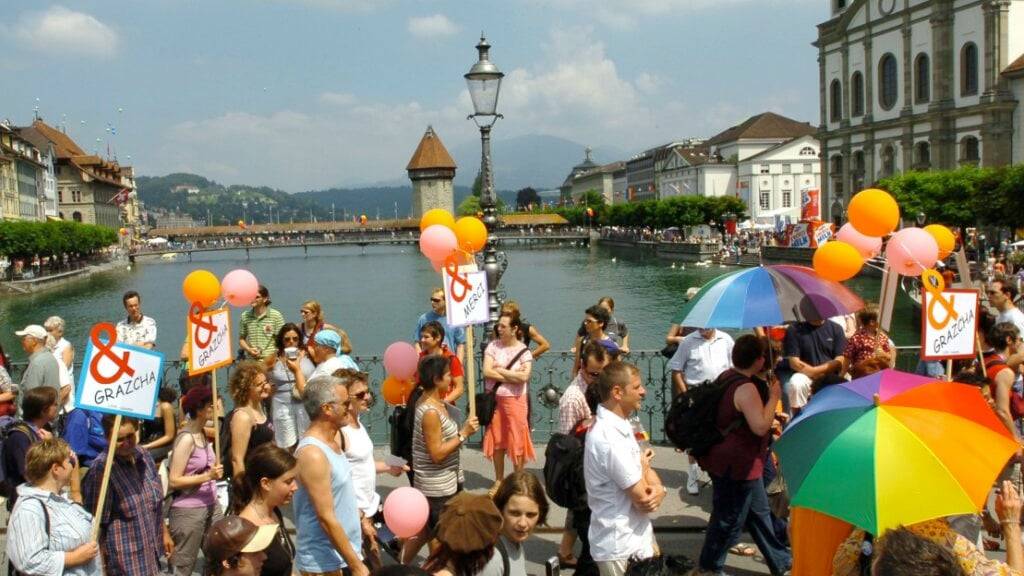 Zuletzt richtig gross in Luzern gefeiert wurde die Pride 2005. Seit 2022 gibt es sie wieder in der Zentralschweiz. (Archivbild)