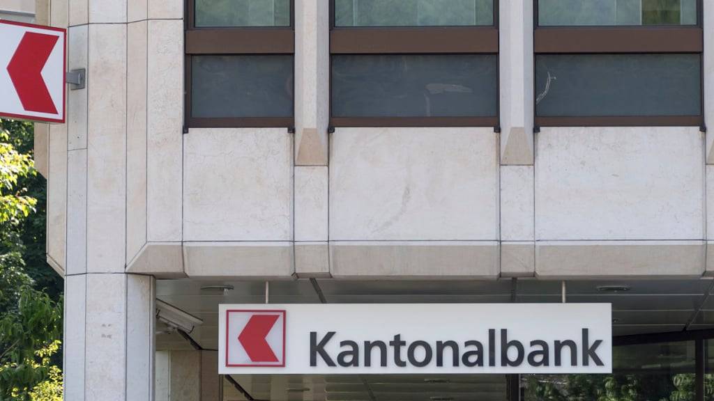 Nach den Turbulenzen rund um die Online-Tochter Radicant verlassen Bankratspräsident Thomas Schneider und CEO John Häfelfinger die Basellandschaftliche Kantonalbank früher als erwartet. (Archivbild)