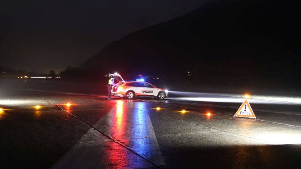 Erfolgreicher nächtlicher Einsatz der Walliser Polizei: Sie nahm in Martigny zwei mutmassliche Einbrecher fest.