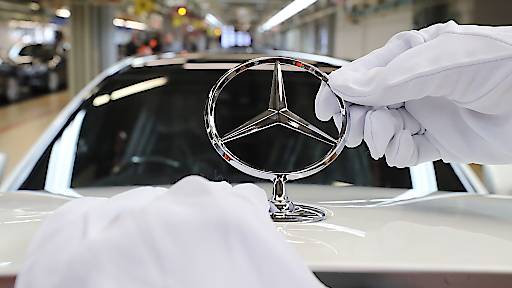 Mercedes ruft knapp 300'000 Autos zurück