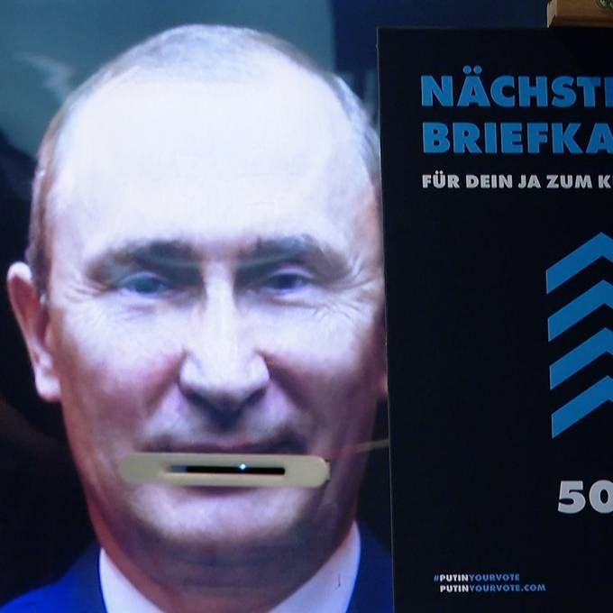 Der Putin-Bildschirm steht in Bern – aber ohne Post-Briefkasten
