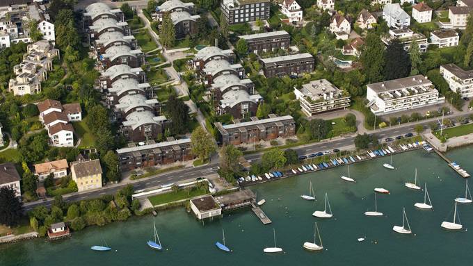 Kanton streicht Parkplätze am See – Gemeinde und Gewerbe sind hässig