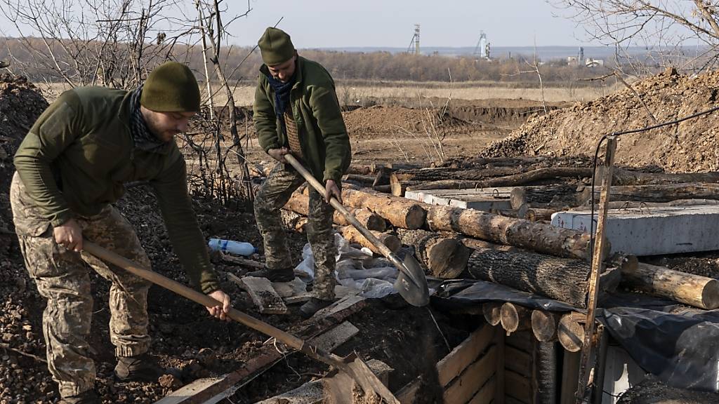 In der Ostukraine ist eine neue Waffenruhe in Kraft getreten. (Symbolbild)