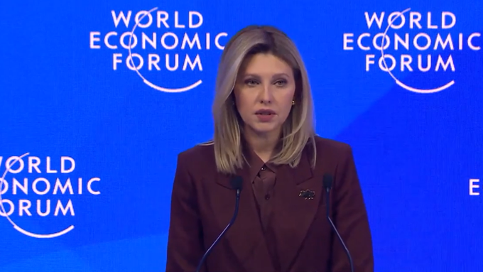 Olena Selenska hält am WEF emotionale Rede