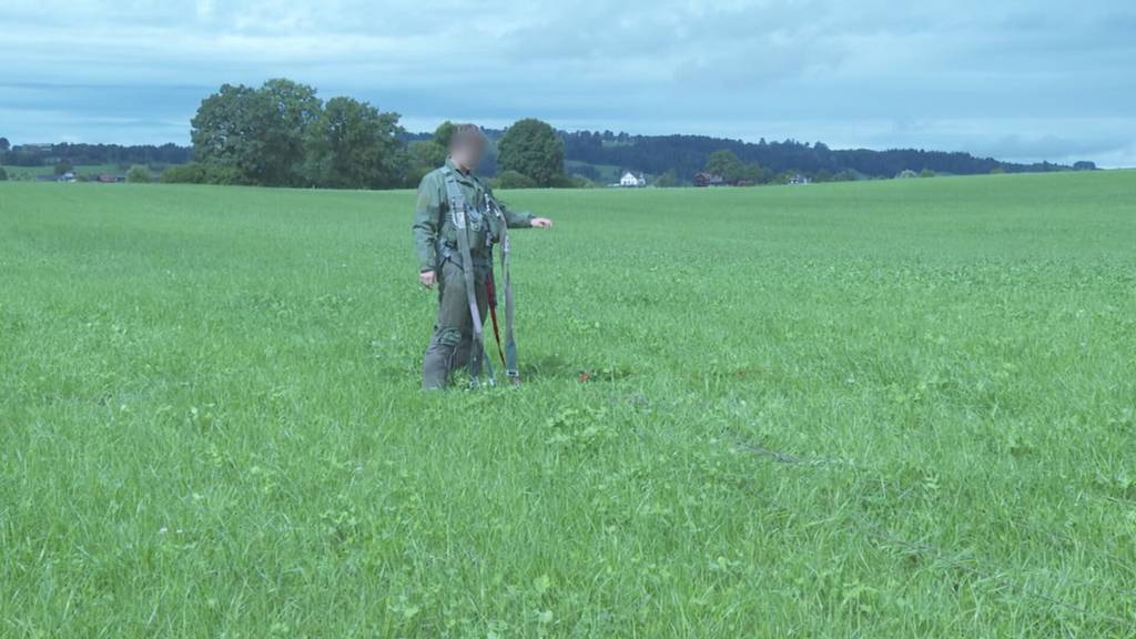 Überlebenstraining für Piloten der Luftwaffe im Raum Ruswil / Beromünster