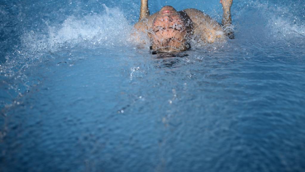 Das Hallen- und Freibad der Gemeinde Reiden soll vorerst weiter mit den jährlichen Beiträgen der Gemeinde auskommen, statt ganz von dieser übernommen werden. (Symbolbild)