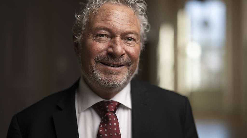 Um die Nachfolge von Glarner Regierungsrat Andrea Bettiga (FDP) kämpfen vorerst zwei Kandidaten. (Archivbild)