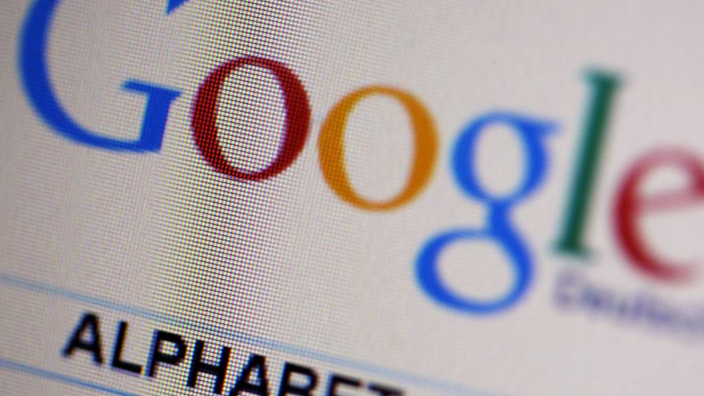 Mehr Umsatz und ein Gewinnsprung: Die Google-Mutter Alphabet übertraf im vergangenen Quartal die Erwartungen der Wall Street. (Archivbild)