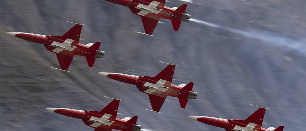 Fast-Crash in Baar: Patrouille Suisse hätte nicht fliegen dürfen