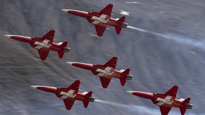 Fast-Crash in Baar: Patrouille Suisse hätte nicht fliegen dürfen