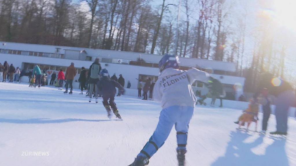 Gratis aufs Glatteis: Tausende auf Zürcher Eisfeldern