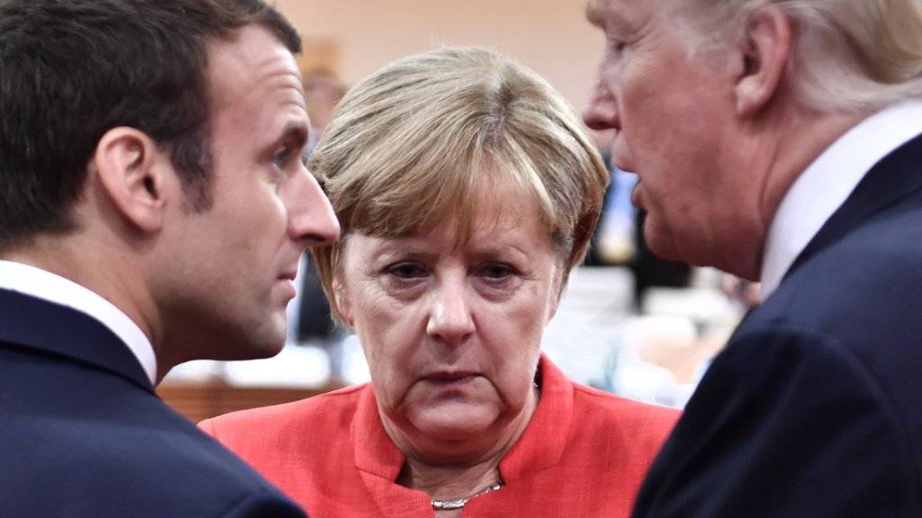 Der französische Präsident Emmanuel Macron trifft am Donnerstag erst die deutsche Bundeskanzlerin Angela Merkel und dann den US-Präsidenten Donald Trump. (Archivbild)