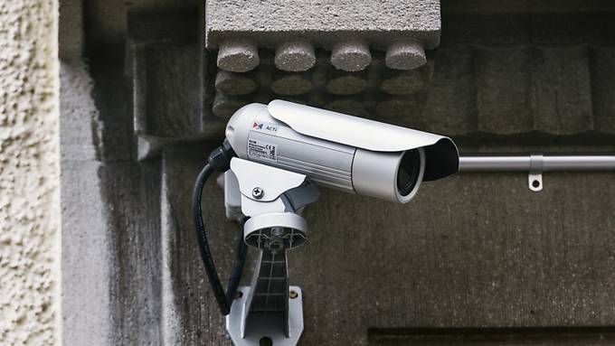 23 Kameras an Kanti Alpenquai – Datenschutz-Expertin mahnt