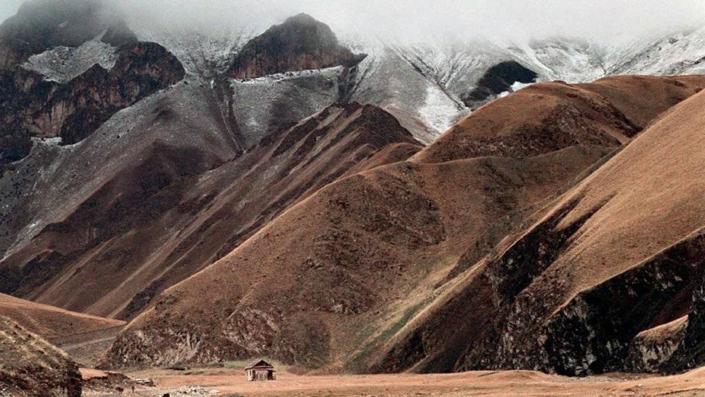 Die Gletscher auf dem Tien Shan, was übersetzt Himmlische Berge heisst, schmelzen rasant. Die regenarme Region ist stark abhängig vom Gletscherwasser.