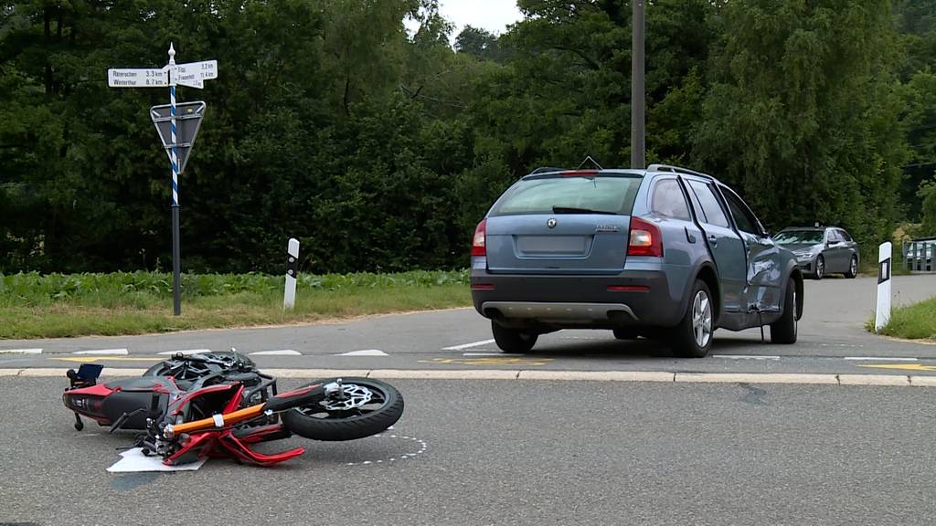 Töfffahrer (16) wird bei Unfall in Elgg schwer verletzt