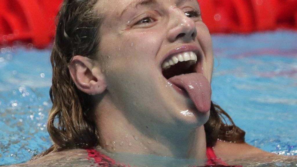 Katinka Hosszu freut sich nach ihrer Goldmedaille über 200 m Lagen an den Heim-WM in Budapest