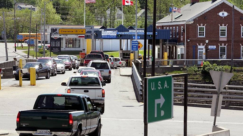 Der US-kanadische Grenzübergang Saint Stephan in New Brunswick - hier wurden kürzlich zwei Rentner aus Texas mit einem ganzen Waffenarsenal im Auto erwischt. (Archiv)