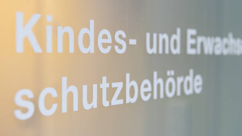 Die Stadt Luzern will die Pensen der Kindes- und Erwachsenenschutzbehörde (Kesb) per 2024 aufstocken. (Symbolbild)