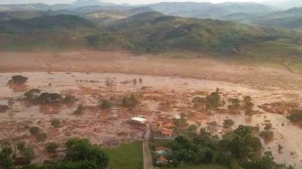 Ausradiert: Deichbruch in Südbrasilien trifft die Ortschaft Bento Rodriguez hart.