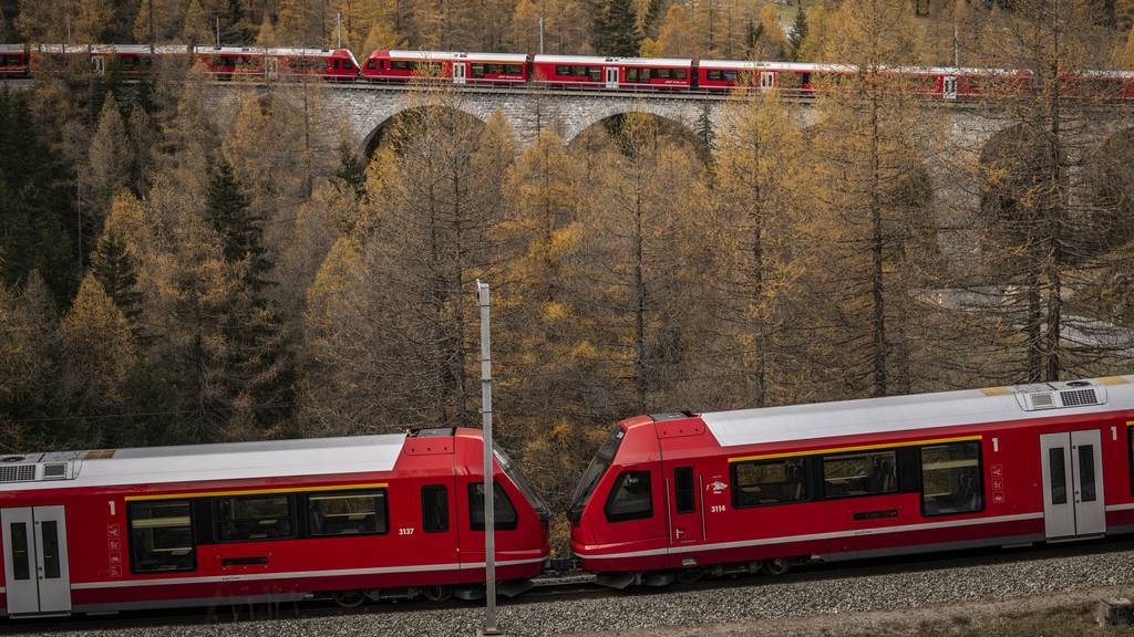 Am 29. Oktober gelang der Rhätischen Bahn der Weltrekord für den längsten Personenzug der Welt.