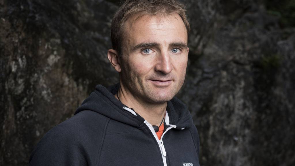 Ueli Steck in Nepal beigesetzt